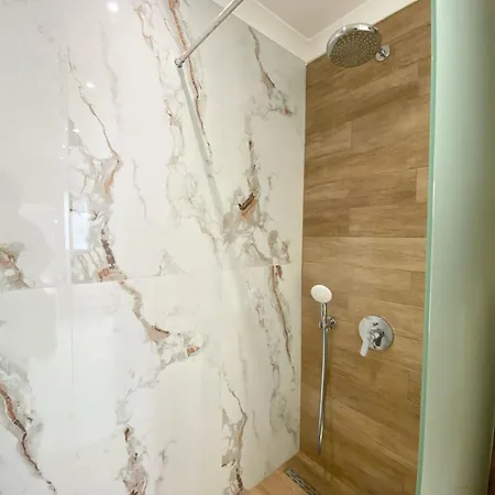 Διαμέρισμα New Yorker 2 Bedroom Βάρνα