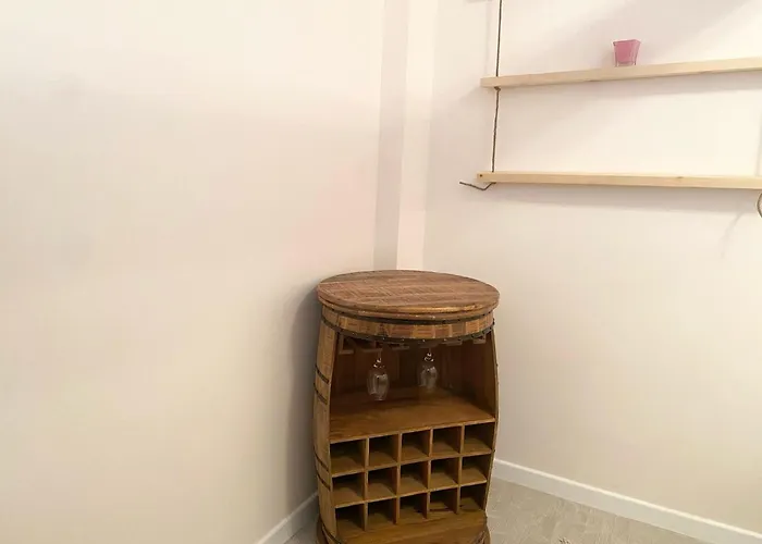 New Yorker 2 Bedroom Apartment