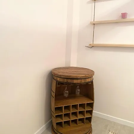 New Yorker 2 Bedroom Апартаменти