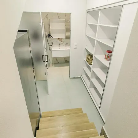 Apartament New Yorker 2 Bedroom Warna