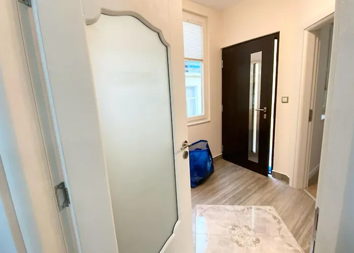 New Yorker 2 Bedroom Warna