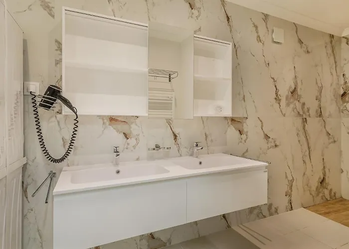 New Yorker 2 Bedroom * Warna